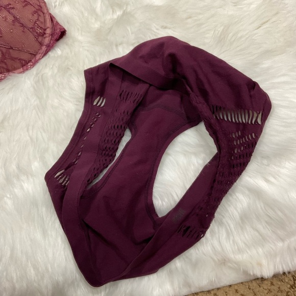 Bombshell Victoria's Secret Lace Bra Set in Burgundy - Picture 8 of 15